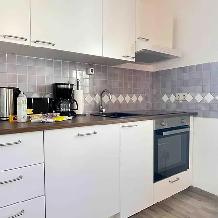 Sad303 - Geraeumige Monteurwohnung Mit Balkon Schwandorf in Bayern
