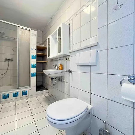Sad303 - Geraeumige Monteurwohnung Mit Balkon Apartment Schwandorf in Bayern