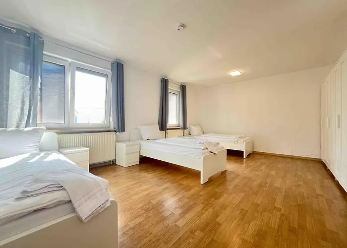 Apartment Sad303 - Geraeumige Monteurwohnung Mit Balkon Schwandorf in Bayern